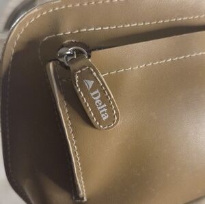 Delta Travel Pouch ✈️ Neutral Faux Leather Makeup Bag Toiletry Organizer